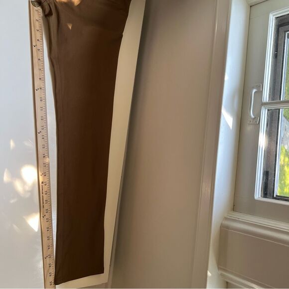 Vuori NWOT Meta Pants Athletic Slim Tobacco Size 28 X 30 - Picture 9 of 9